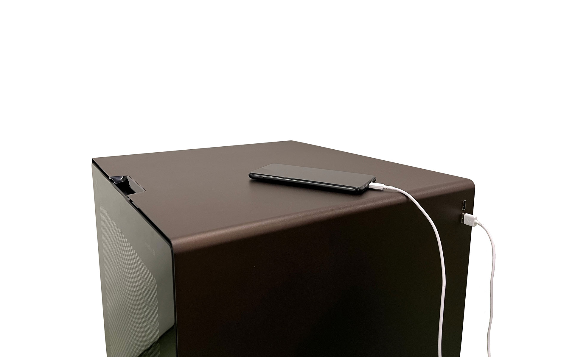 indel-b-hospitality-cube-countertop-minibar-pose-libre-vitr image 3