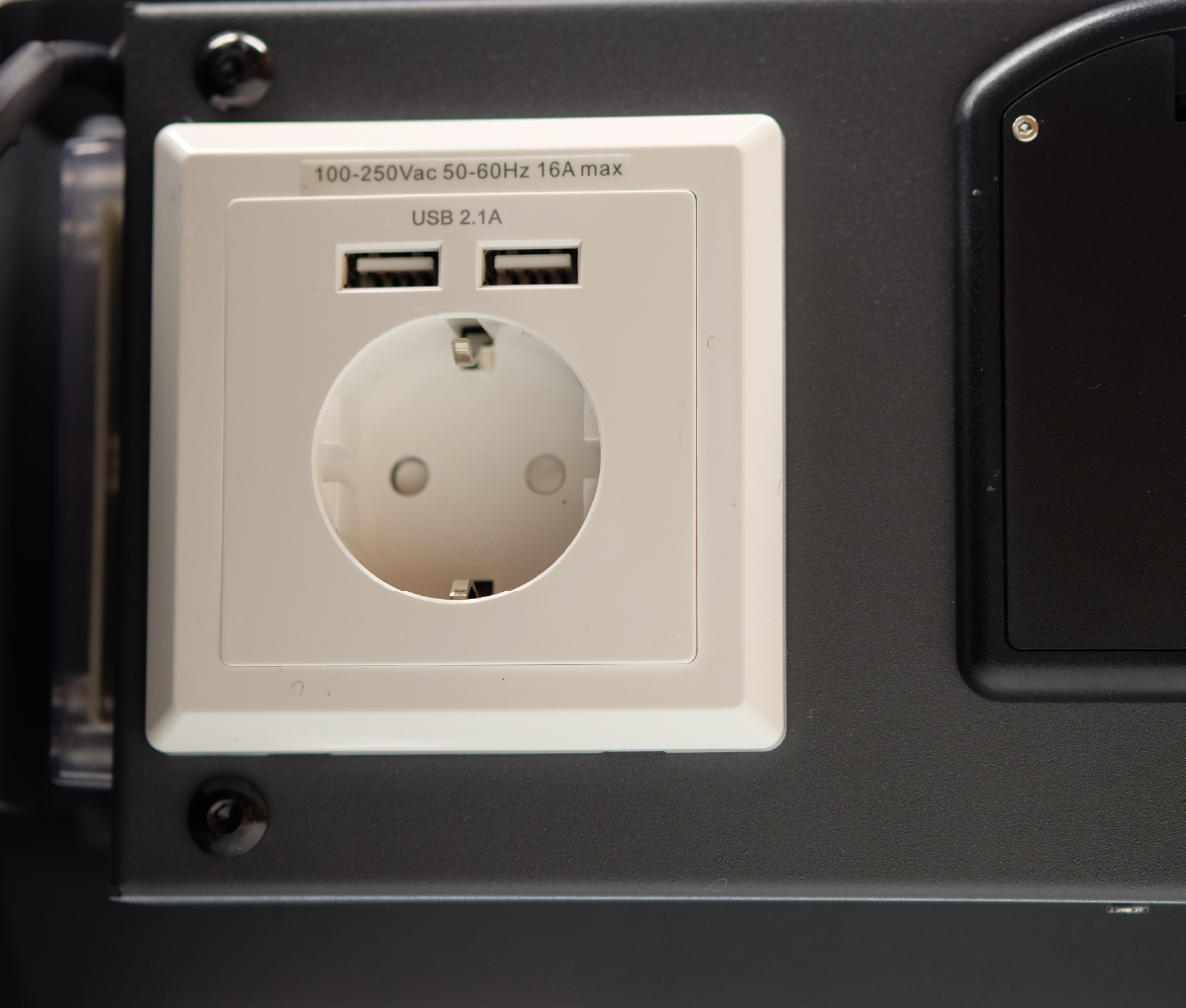 indel-b-hospitality-safe-35-smart-ac-coffre-fort-h-tel-17-prise-usb image 4