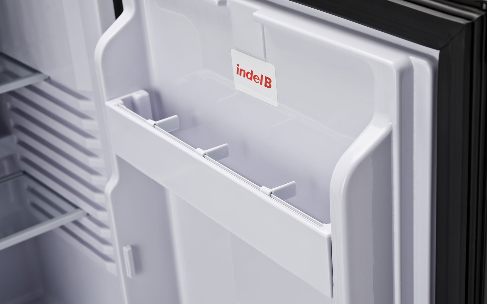indel-b-hospitality-iceberg-40-plus-minibar-40-l-noir-absorption image 5